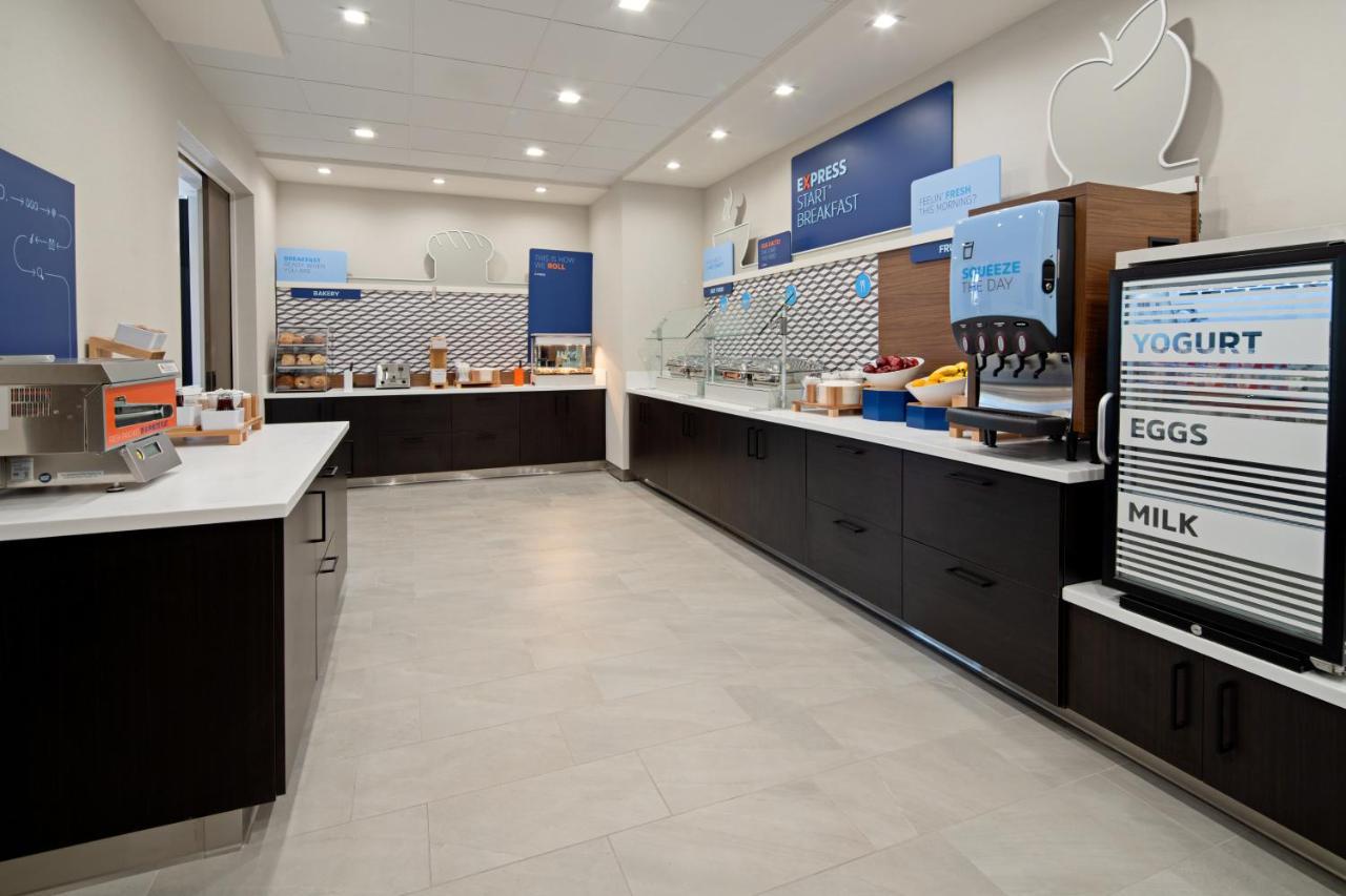 Holiday Inn Express & Suites - Valencia - Santa Clarita By Ihg Exterior foto