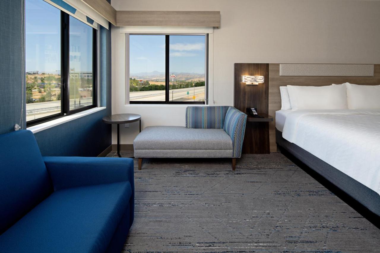 Holiday Inn Express & Suites - Valencia - Santa Clarita By Ihg Exterior foto