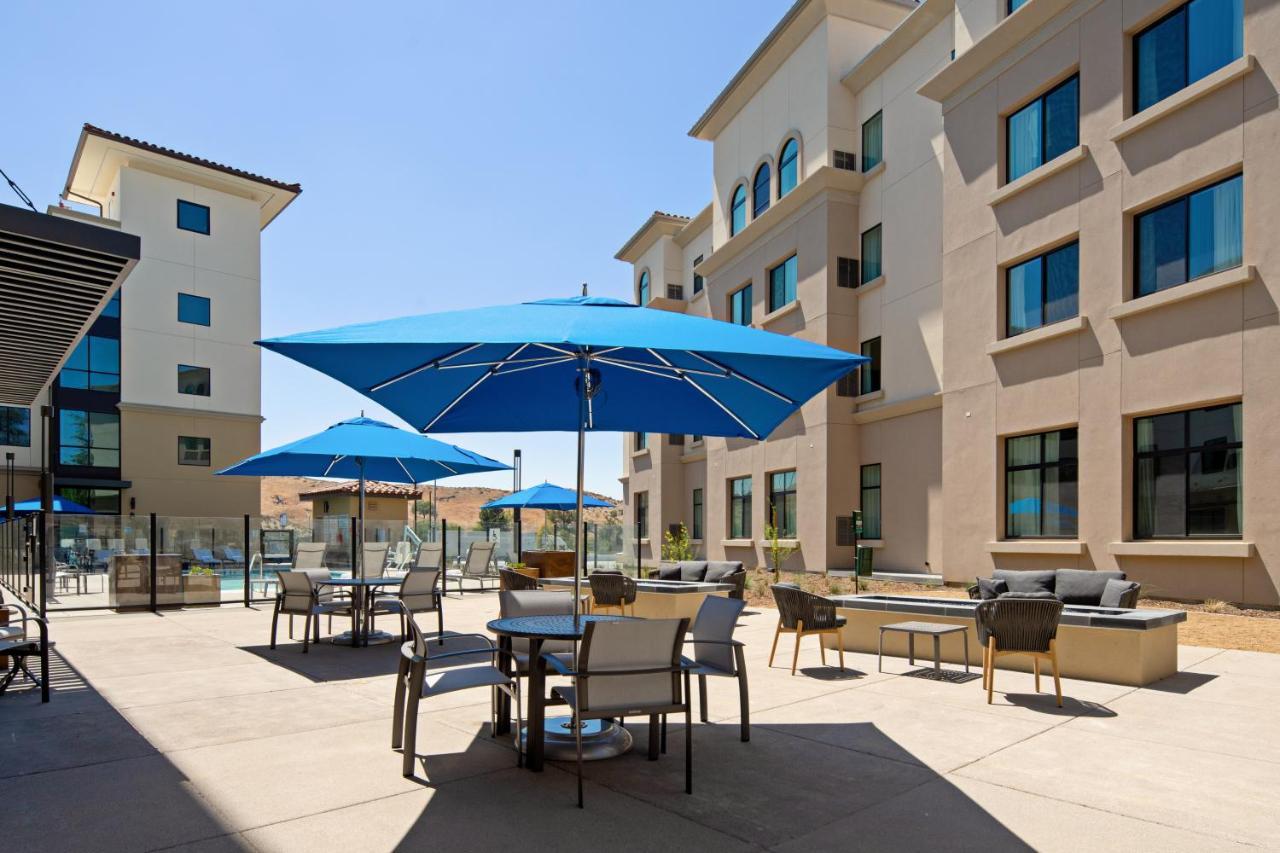 Holiday Inn Express & Suites - Valencia - Santa Clarita By Ihg Exterior foto