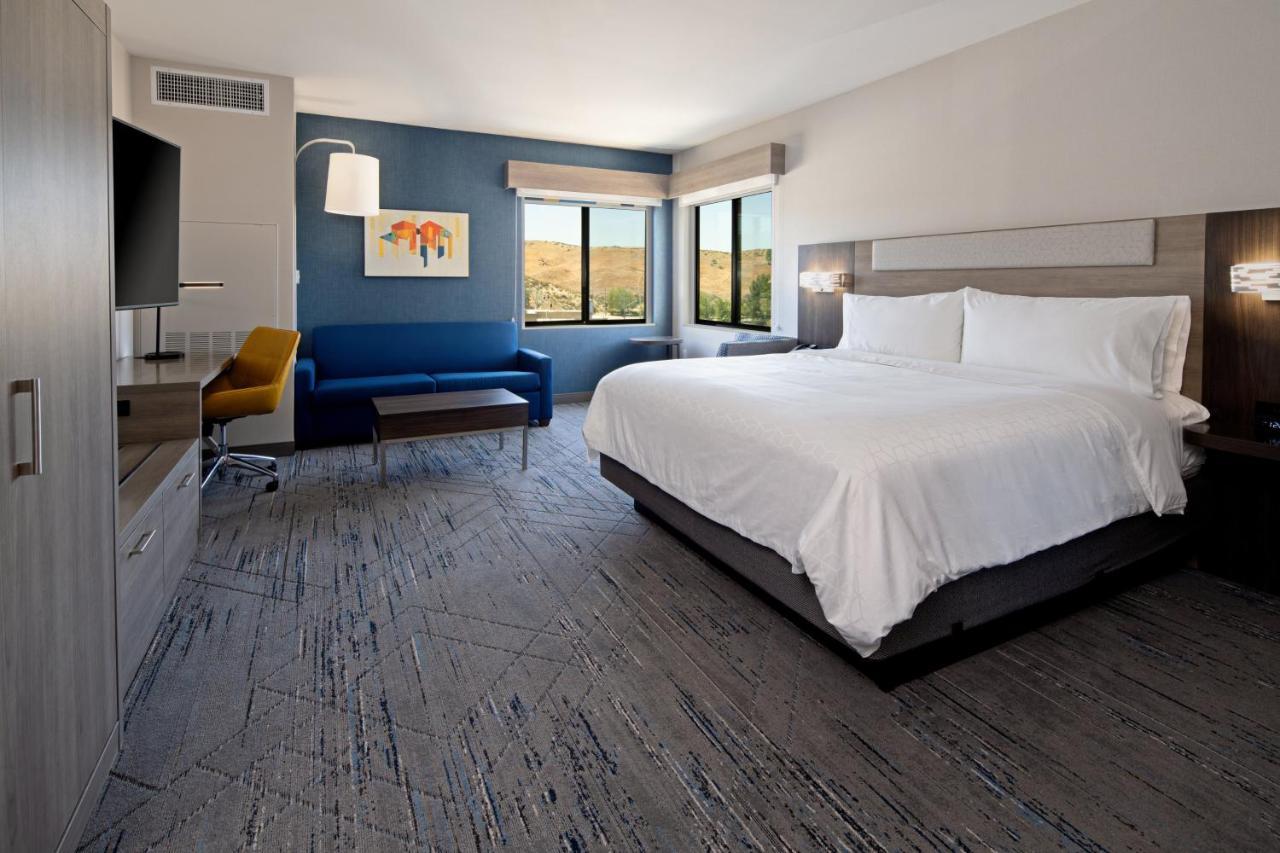 Holiday Inn Express & Suites - Valencia - Santa Clarita By Ihg Exterior foto